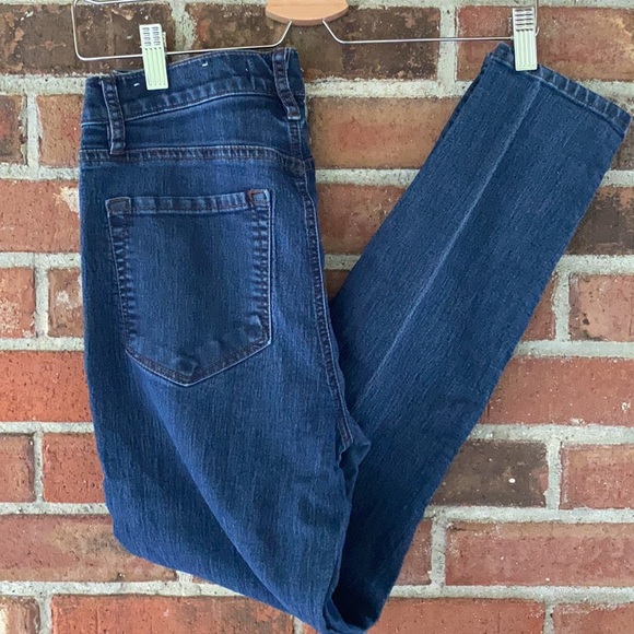 Ann Taylor LOFT || Women's Modern High Waist Skinny Ankle Denim Jeans; 26/2 - Picture 4 of 13